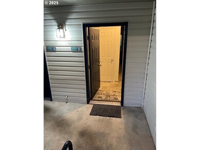 5130 SW Multnomah Blvd unit B, Portland, OR 97219 - photo 4