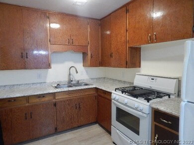 1709 Tower Dr, Ardmore, OK 73401 - photo 3