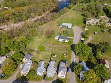 lakehome_sawyerst002