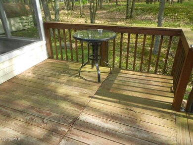 802 Rowel Ct, Hawley, PA 18428 - photo 2