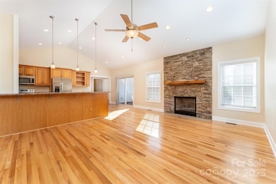 61 Locust Meadow Ln unit 16, Weaverville, NC 28787 - photo 4