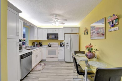 9110 Fairbanks Ln unit 6, Boca Raton, FL 33496 - photo 5