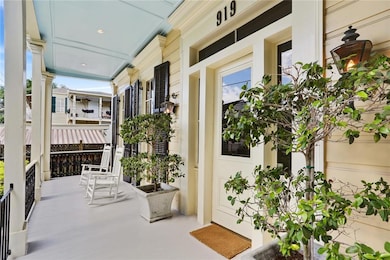 HUGE FRONT PORCH