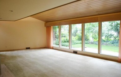 2746 Brentwood Rd, Columbus, OH 43209 - photo 5