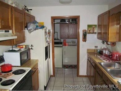 793 Bateman Ct, Fayetteville, NC 28303 - photo 4