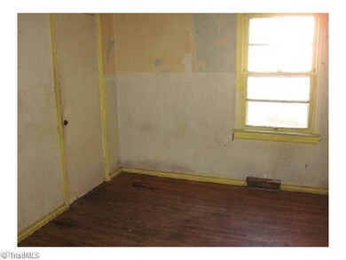 1402 Ragan Ave, High Point, NC 27260 - photo 5