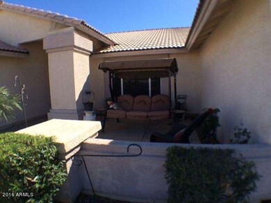 PRIVATE FRONT COURTYARD
