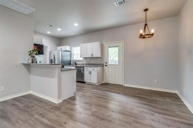 1418 Truelove St, Gainesville, TX 76240 - photo 6