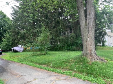 16 Halcyon St, Schenectady, NY 12302 - photo 4