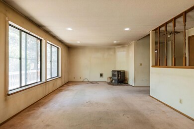 2072 NE Veronica Ln, Bend, OR 97701 - photo 4