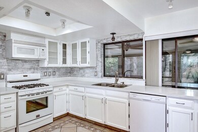 005_Kitchen