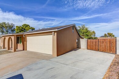 4062 - Garage & RV Parking/Gate