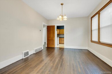 1413 Wayburn St, Grosse Pointe, MI 48230 - photo 5