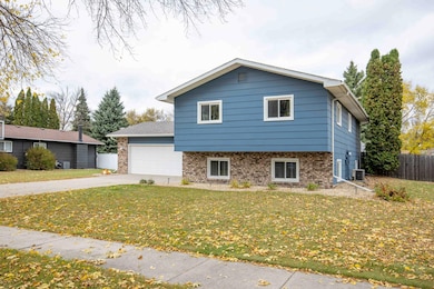 21 Birch Ln S, Fargo, ND 58103 - photo 2