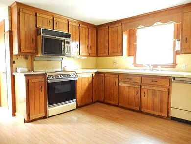 115 Friendly Rd, Cranston, RI 02910 - photo 6