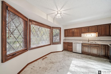 7106 Shamrock Rd, Lincoln, NE 68506 - photo 7