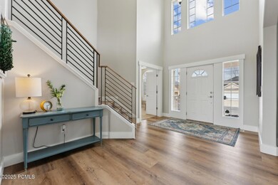 11_Entryway_1800x1200_4211400