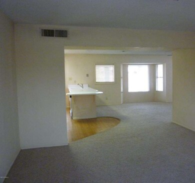 6 - Living Room2