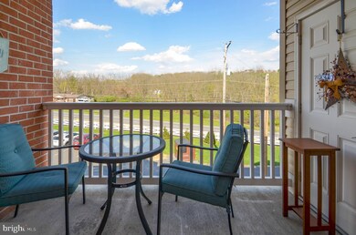 252 N Walnut St unit 303, Bath, PA 18014 - photo 2