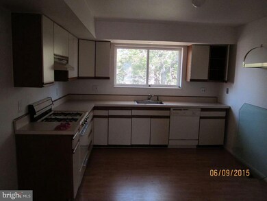 218 Pontiac St unit B, Essington, PA 19029 - photo 2