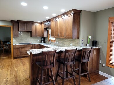 2246 Lotus Ct, Naperville, IL 60565 - photo 4