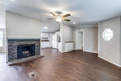 382 Kelly Brook Cir, Weatherford, TX 76087 - photo 5