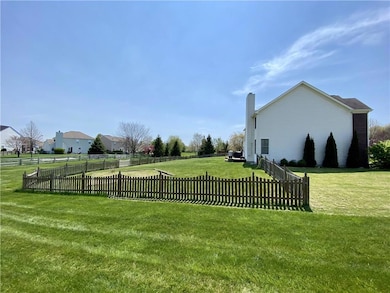 12311 Cobblestone Dr, Fishers, IN 46037 - photo 2