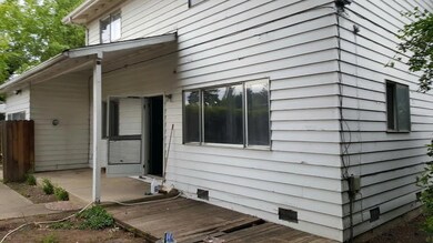 2445 E McAndrews Rd, Medford, OR 97504 - photo 4