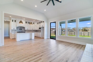 8-web-or-mls-101 Abercrombie Way-4