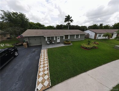 12821 SW 10th Ct, Davie, FL 33325 - photo 3