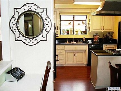 Built-in desk