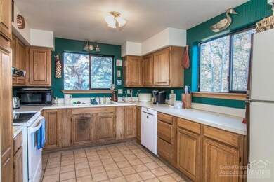 65488 Kentucky Rd, Bend, OR 97701 - photo 5