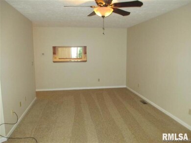 616 Westwinds Dr, Jacksonville, IL 62650 - photo 5