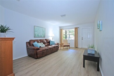 Bright, airy, meticulous living space!