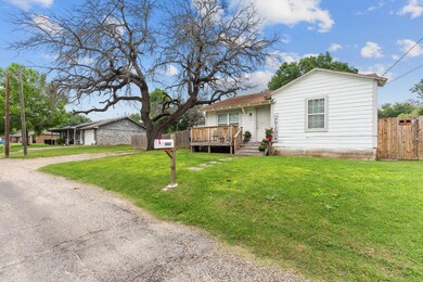 602 Duke St, Weatherford, TX 76086 - photo 3