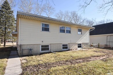 220 Campus View Dr, Lincoln, IL 62656 - photo 4