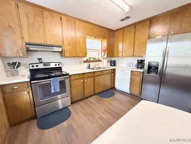 143 Honeysuckle Ct, Millbrook, AL 36054 - photo 7