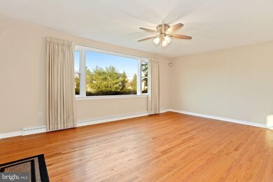 530 E Clayton Ave, Clayton, NJ 08312 - photo 4