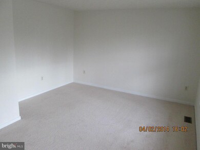 6702 Seat Pleasant Dr, Capitol Heights, MD 20743 - photo 4