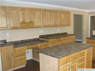 Large kitchen with lots of cabinets