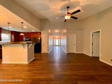 8901 Amaranth Dr, Louisville, KY 40228 - photo 3