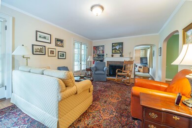 211 Fallis Rd-19