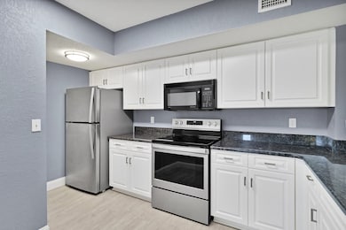 1610 N 42nd Cir unit 206, Vero Beach, FL 32967 - photo 7