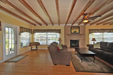 488 N 4th St-42