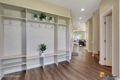 Entry Way w/Shelves