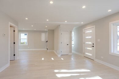 597 W Armitage Ave, Elmhurst, IL 60126 - photo 3