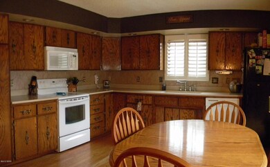 Kitchen 1.JPG