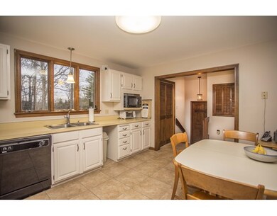 863 Plymouth St, Middleboro, MA 02346 - photo 7