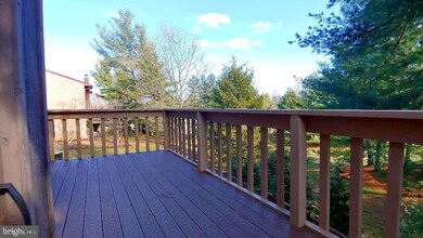 2105 Chapel Valley Ln, Lutherville Timonium, MD 21093 - photo 7