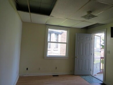 514 W Main St, Muncie, IN 47305 - photo 2